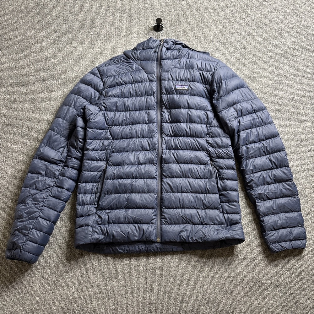 Patagonia Down Sweater Hoody Jacket Men's Size Medium Navy Blue 84702 FA22